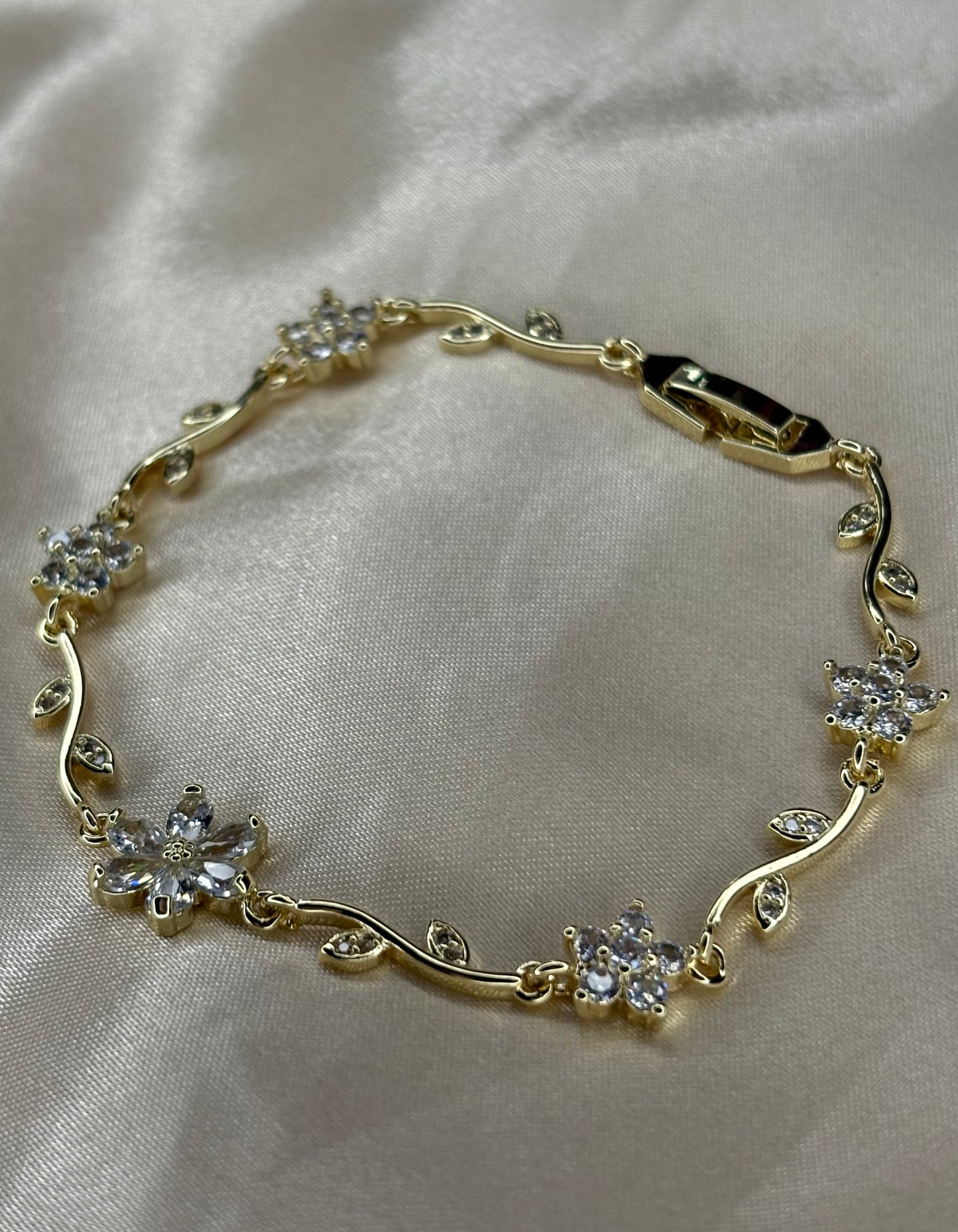 White Gold Flower Bracelet